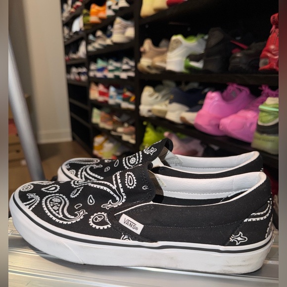 Vans Black Paisley Slip-On Shoes - Picture 3 of 5